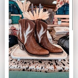 Liberty Black Evan Mossil Tan Booties
